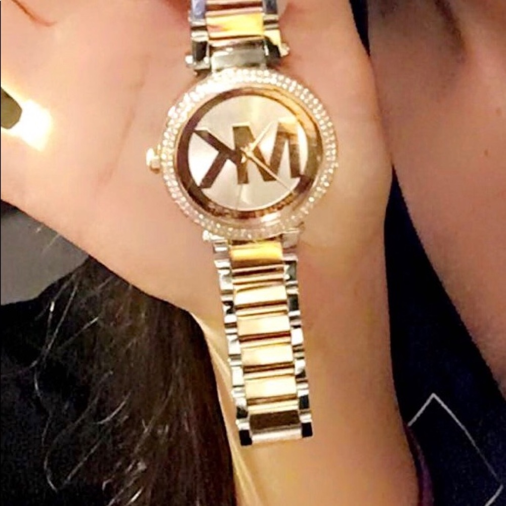 Michael Kors Women’s Rose Gold Watch - Picture 1 of 1
